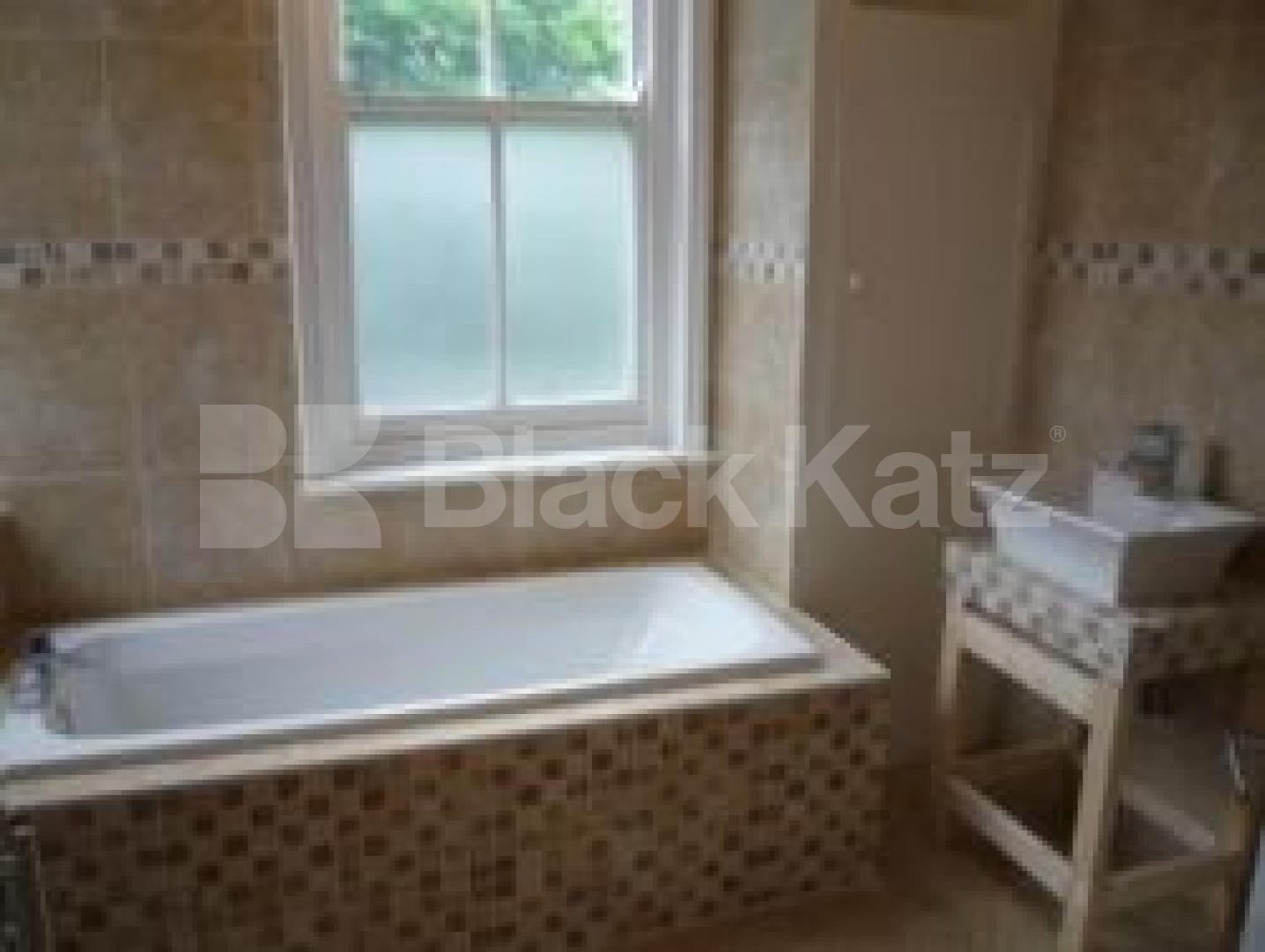 			LET!, 2 Bedroom, 1 bath, 1 reception Flat			 Archway Road, HIGHGATE N6